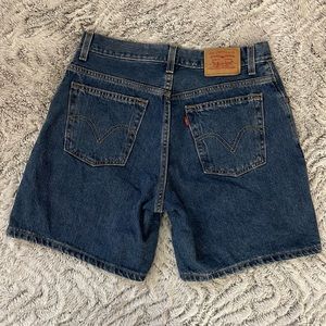 Levi’s Women’s High Rise Mom Shorts
